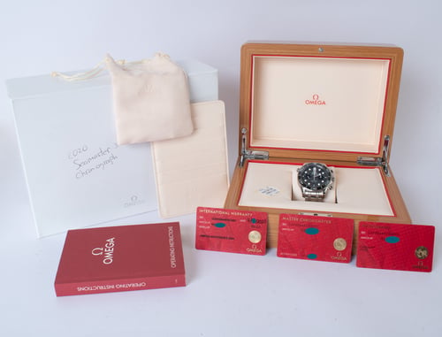 Box / Paper shot of Seamaster Diver Chrono