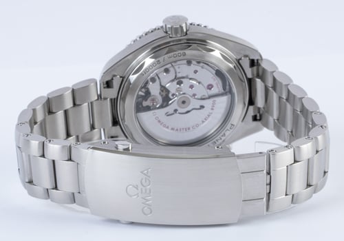 Rear / Band View of Seamaster Planet Ocean Master 43.5MM