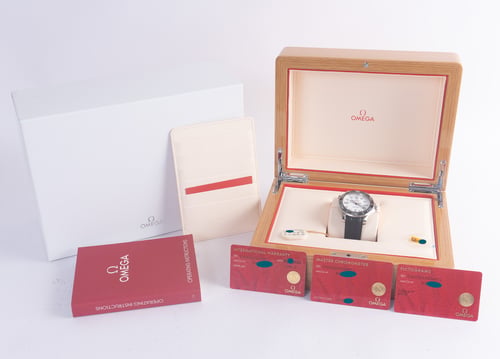 Box / Paper shot of Seamaster Diver 300M