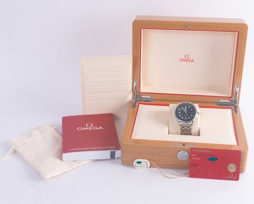 Box / Paper shot of Seamaster Diver 300M