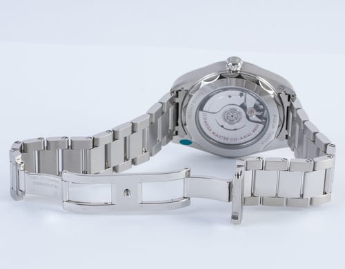 Open Clasp Shot of Seamaster Aqua Terra 38MM