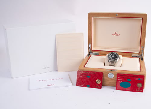 Box / Paper shot of Seamaster Planet Ocean 42mm