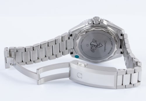 Open Clasp Shot of Seamaster Planet Ocean 42mm