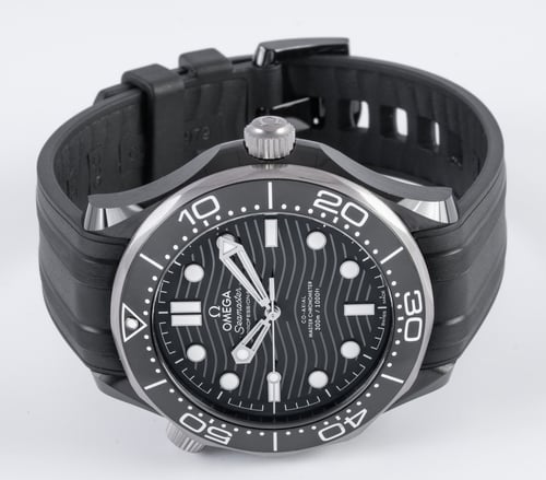 Front View of Seamaster Diver 43.5MM