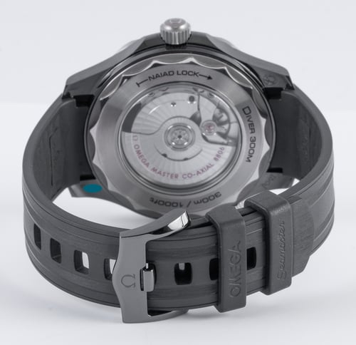 Rear / Band View of Seamaster Diver 43.5MM