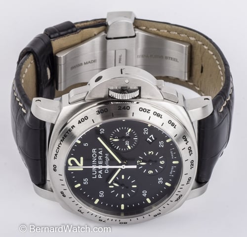 Front View of Luminor Daylight Chronograph