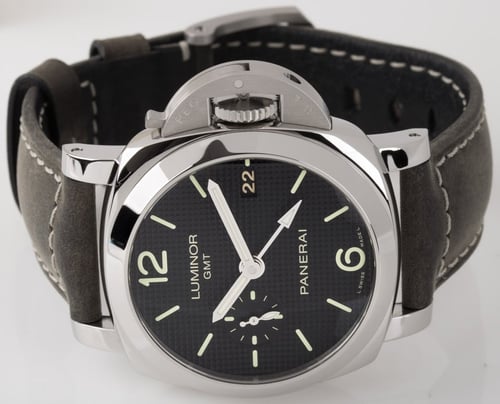 Front View of Luminor 1950 42 GMT