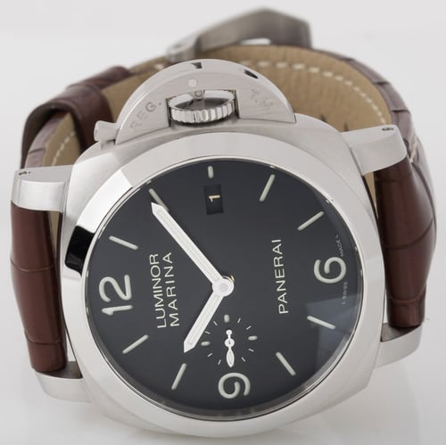 Front View of Luminor 1950 3 Days Automatic