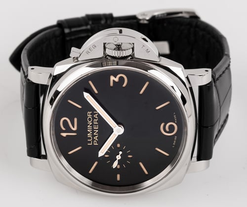Front View of Luminor Due Hand Wind