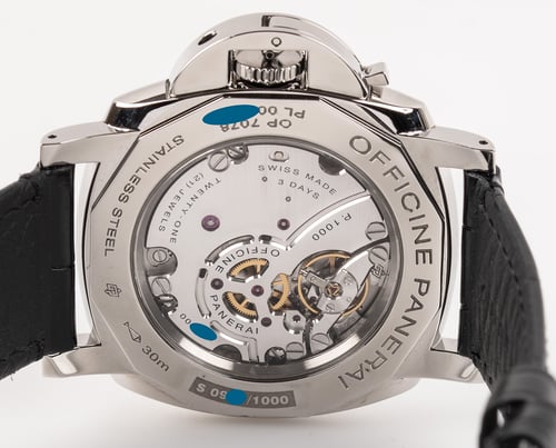 Caseback of Luminor Due Hand Wind