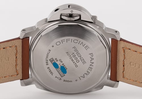 Caseback of Luminor Marina