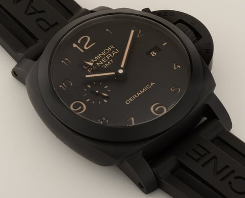 9' Side Shot of Luminor 3 Days GMT Ceramica