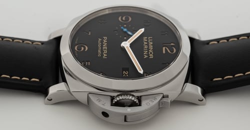 Crown Side Shot of Luminor Marina 1950 3 Days