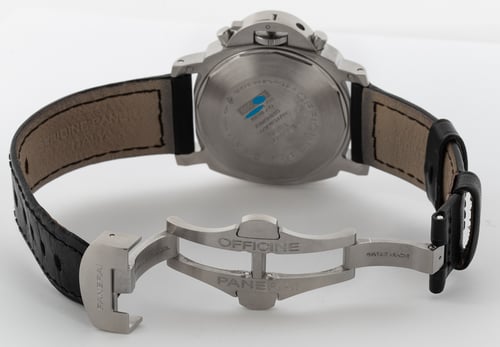 Open Clasp Shot of Luminor Chronograph
