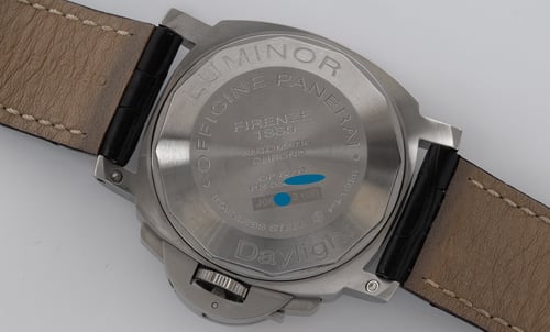Caseback of Luminor Daylight Chronograph