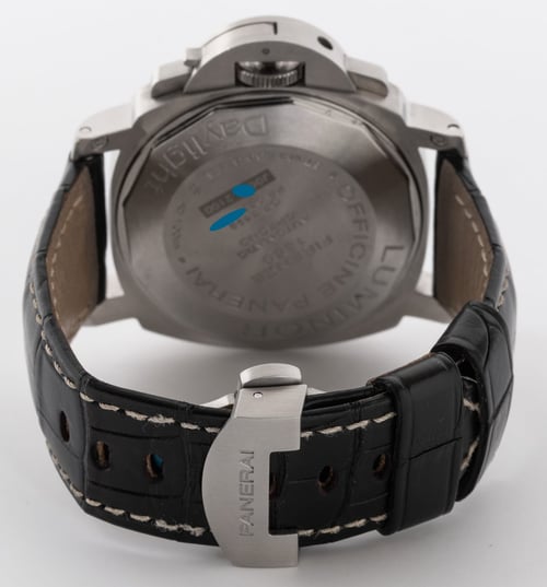 Rear / Band View of Luminor Daylight Chronograph