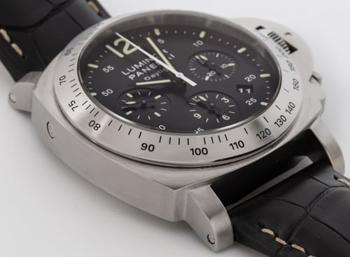 9' Side Shot of Luminor Daylight Chronograph