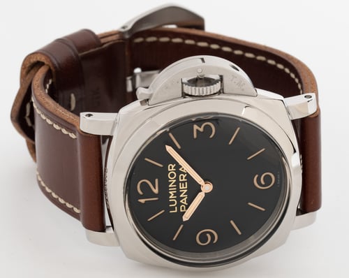 Front View of Luminor 1950 3 Days