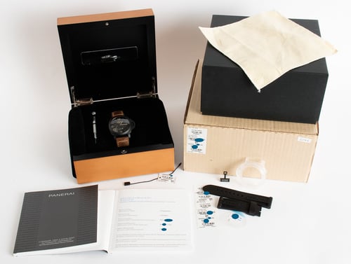 Box / Paper shot of Luminor 3 Days GMT Ceramica
