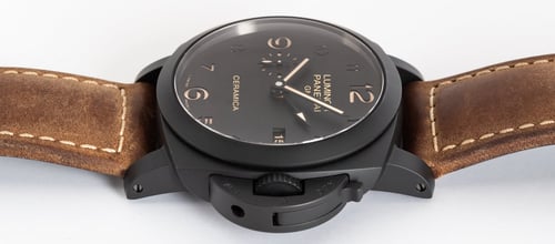 Crown Side Shot of Luminor 3 Days GMT Ceramica