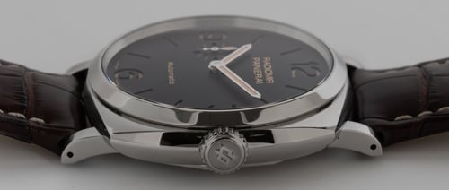 Crown Side Shot of Radiomir 1940 3 Days