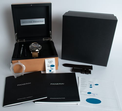 Box / Paper shot of Luminor 1950 3 Days Titanio