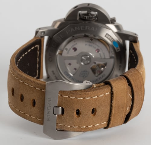 Rear / Band View of Luminor 1950 3 Days Titanio