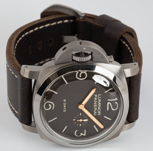 Front View of Luminor 1950 8 Days Destro