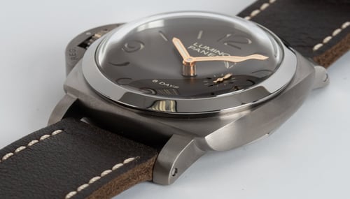 Crown Side Shot of Luminor 1950 8 Days Destro