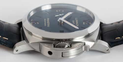 Crown Side Shot of Luminor GMT