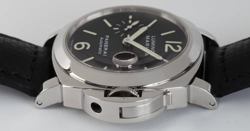 Crown Side Shot of Luminor Marina