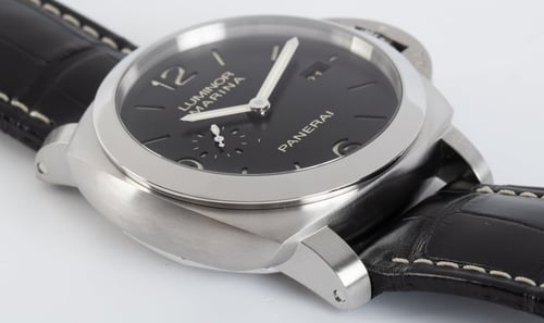 9' Side Shot of Luminor 1950 3 Days Automatic