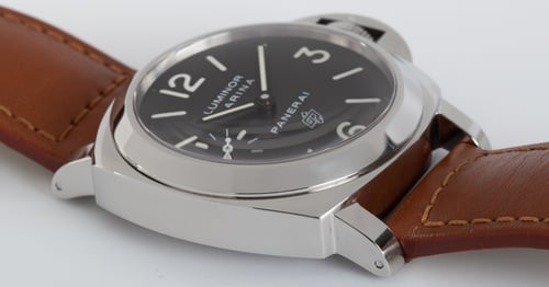 9' Side Shot of Luminor Marina Logo