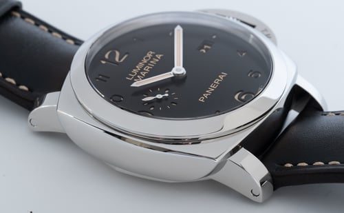 9' Side Shot of Luminor Marina 1950 3 Days Automatic