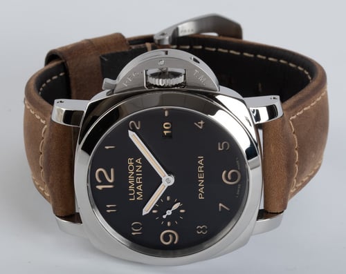 Front View of Luminor Marina 1950 3 Days Automatic