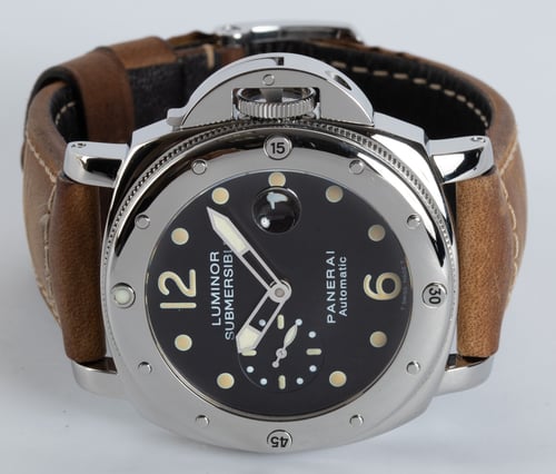 Front View of Luminor Submersible - A series - Tritium