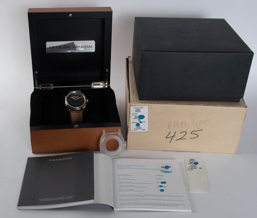 Box / Paper shot of Radiomir SLC