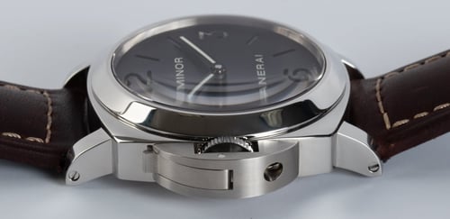 Crown Side Shot of Luminor 'DESTRO' Base Left-Handed