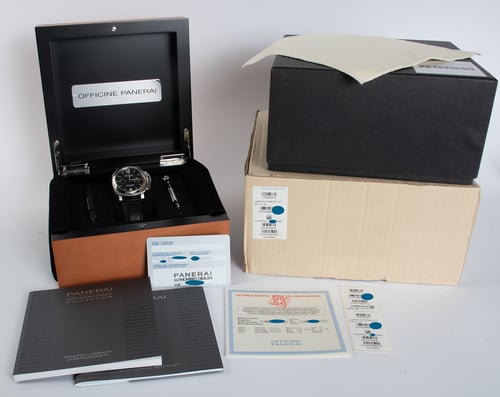 Box / Paper shot of Luminor Chronograph