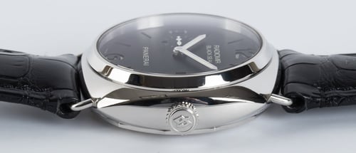 Crown Side Shot of Radiomir Black Seal 3 Days
