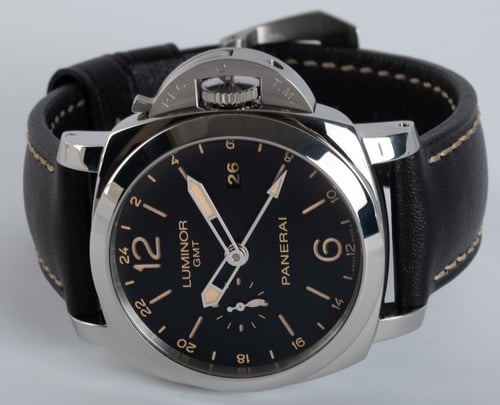 Front View of Luminor 1950 3 Days GMT 24H