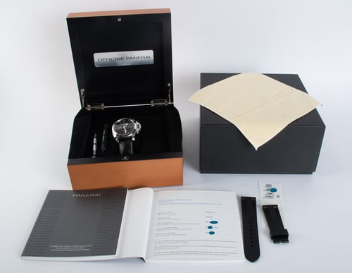 Box / Paper shot of Luminor 1950 3 Days GMT 24H