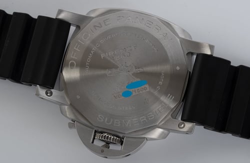 Caseback of Luminor Submersible 1950 3 Days Auto 42mm