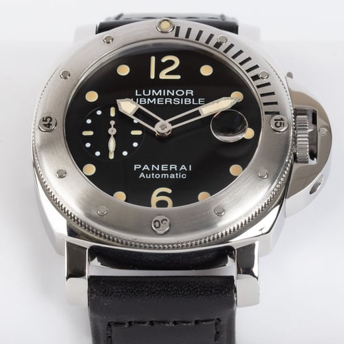 Front Shot  of Luminor Submersible 'Tritium Dial'
