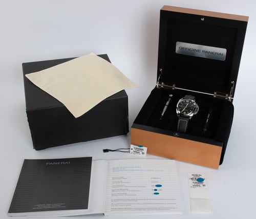 Box / Paper shot of Luminor 1950 42 GMT