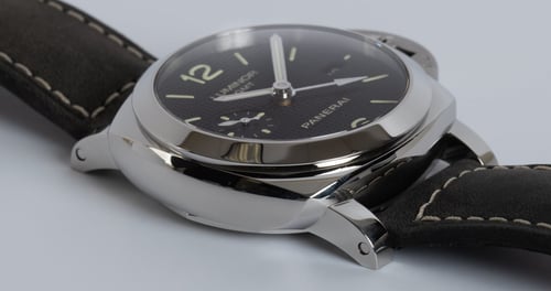 9' Side Shot of Luminor 1950 42 GMT