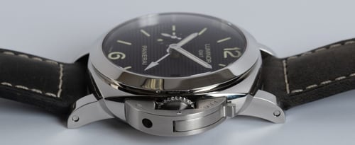 Crown Side Shot of Luminor 1950 42 GMT