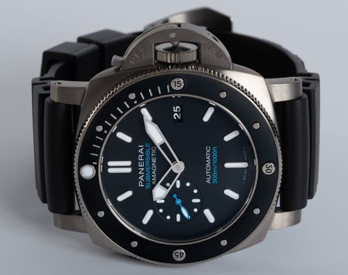 Front View of Luminor Submersible 1950 Amagnetic 47MM
