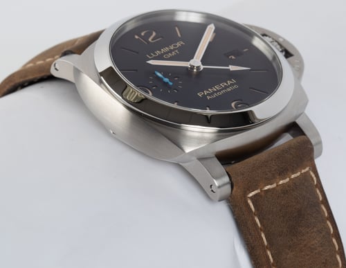 9' Side Shot of Luminor 1950 3 Days GMT
