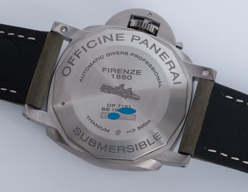 Caseback of Luminor Submersible 1950 3 Days Titanio